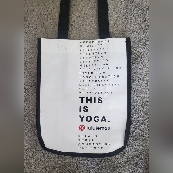 💚5/$25 Lululemon White and Black Reusable Tote Bag - Picture 4 of 4